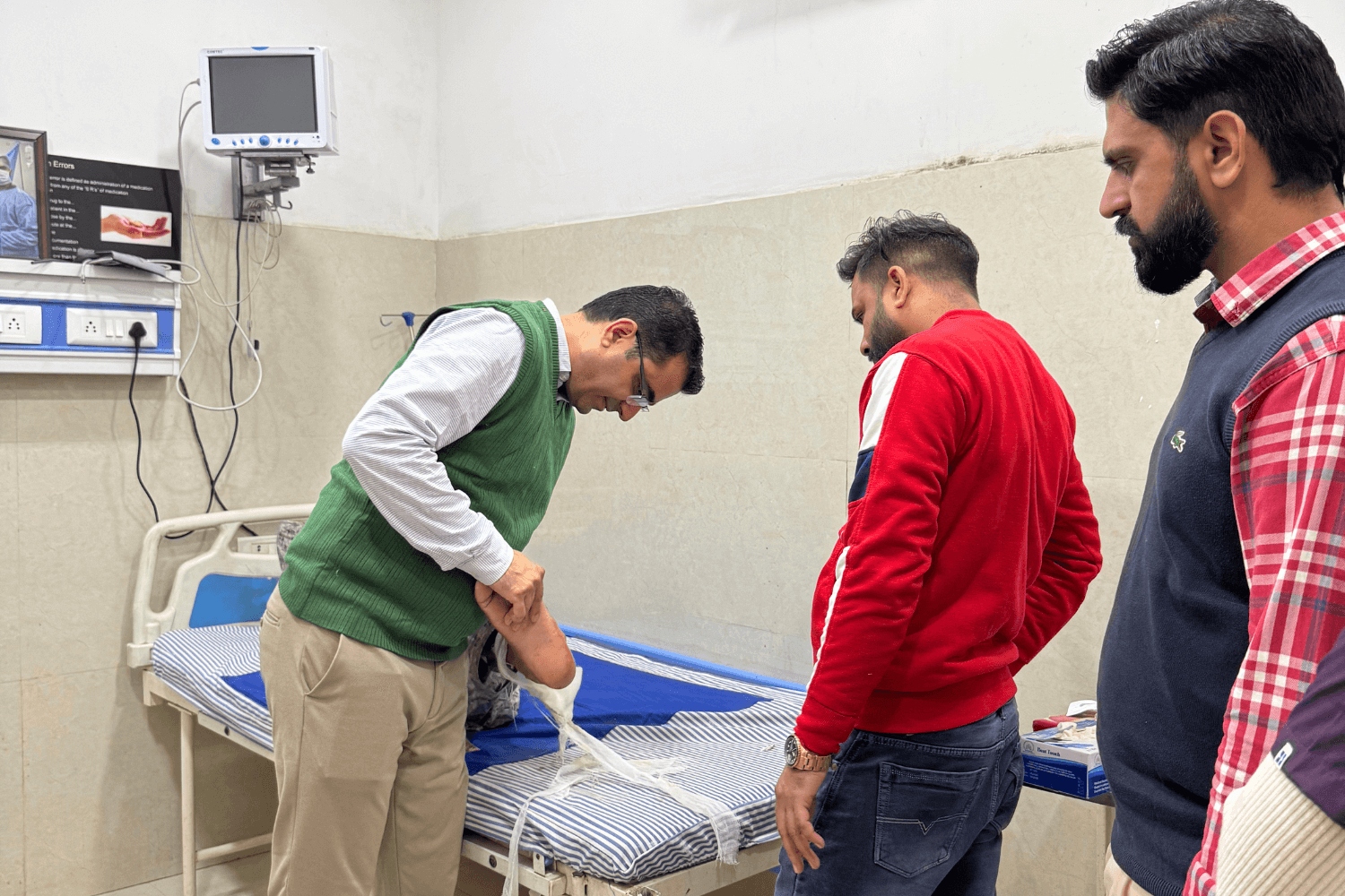 Orthopaedic post surgery check-up at Sri Kailash Hospital in Sri Ganganagar providing affordable cashless treatment under government schemes